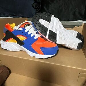 Nike Kids Shoes GS 4.5Y - Blue, Orange, Yellow